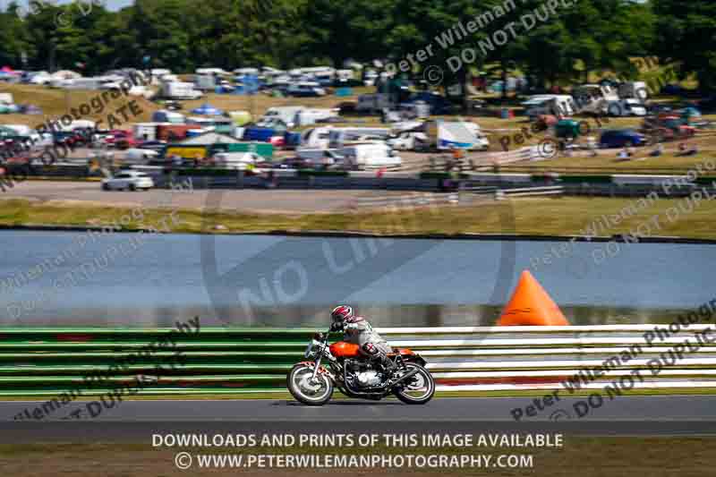 Vintage motorcycle club;eventdigitalimages;mallory park;mallory park trackday photographs;no limits trackdays;peter wileman photography;trackday digital images;trackday photos;vmcc festival 1000 bikes photographs